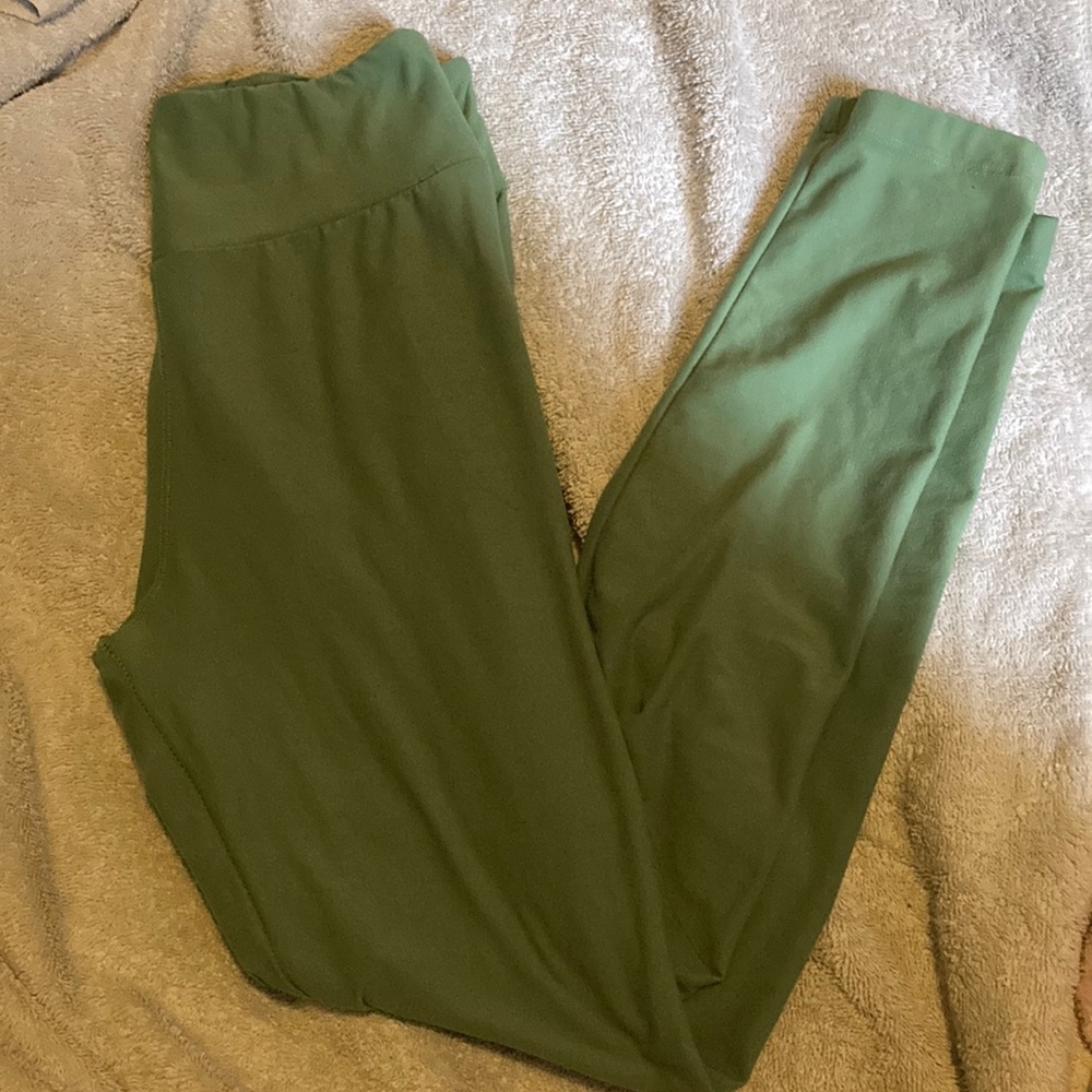 Size: One Size Fits All. Green. Lula Roe